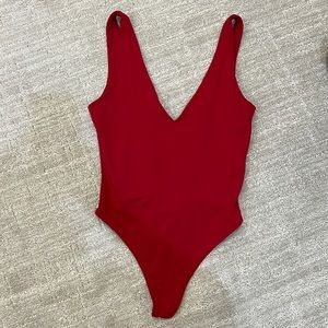 Aritzia Babaton V Neck bodysuit